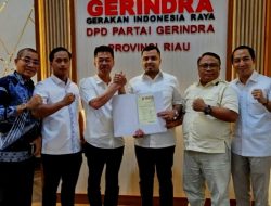 Paslon Afrizal Sintong – Setiawan Terima SK Dari DPP Partai Gerindra
