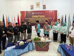 KPUD Labusel Terima Berkas Pendaftaran Hari Ke-2 Paslon Bupati dan Wakil Ari Wibowo-Azwar Tanjung di Pilkada Serentak 2024