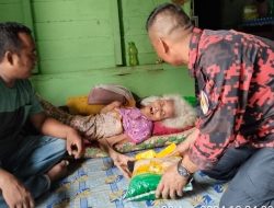 PAC DAN RANTING PEMUDA PANCASILA KEC. TANAH PUTIH BAGIKAN SEMBAKO GRATIS KEPADA MASYARAKAT.