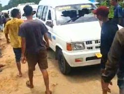Diduga Akibat Ulah Geng Motor 1 Warga Luka Bacok, 7 Kaca Mobil Angkutan Umum