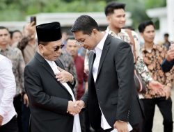 Jhoni Carles, BBA., MBA., lulusan luar Negeri dari Amerika Serikat, bersama Pasangannya H. Bistamam, seorang Tokoh dan pengusaha sukses dari Kabupaten Rokan Hilir, berhasil Memenangkan Pilkada Kabupaten Rokan Hilir (Rohil) tahun 2024
