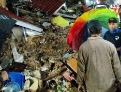 Hujan Deras Sebabkan Longsor di Perumahan Tiban Koperasi, Batam