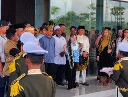 Wali Kota dan Wakil Wali Kota Batam Disambut Meriah oleh Masyarakat di Bandara Hang Nadim