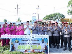 Polsek Pujud dan Bhayangkari Ranting Bagikan Takjil kepada Masyarakat dalam Rangka Ops Ketupat Lancang Kuning 2025