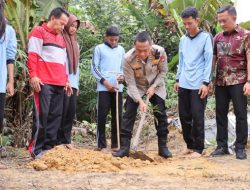 Kapolres Rokan Hilir Sosialisasikan Green Policing dan Tanam Pohon di SMA Negeri 1 Tanah Putih