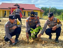 Polsek Bagan Sinembah Tanam 21.000 Pohon Dukung Program Kapolda Riau