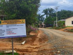 Kualitas Jalan Dipertanyakan: Material Diduga Tak Sesuai, Pekerjaan Terhenti 10 Hari