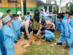 Kapolsek Bagan Sinembah AKP Bonardo Purba Dorong Green Policing, Jajaran Tanam Pohon di MI Annur