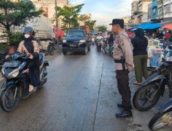 Hadir di Jam Rawan, Personel Polsek Bagan Sinembah Atur Lalu Lintas Pagi Hari