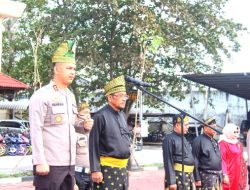 Polres Bengkalis Luncurkan Pemasangan Tanjak dan Selempang di Mako