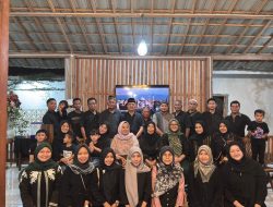 Pererat Silaturahmi di Bulan Ramadan, Kantor Hukum Hardiansyah & Rekan Bersama LBBH Serasan Gelar Buka Puasa Bersama di PDKT Resto Muara Enim