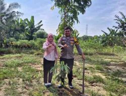 Polsek TPTM Sosialisasikan Program Green Policing kepada Warga Batu Hampar