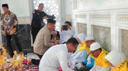 Kapolres dan Wakil Bupati Rohil Lepas Delapan Calon Jemaah Haji Panipahan