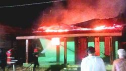 Rumah Pensiunan BUMN di Rokan Hilir Terbakar Dini Hari, Kerugian Ditaksir Rp500 Juta