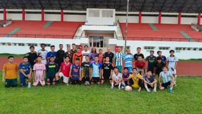 Kapolres Muara Enim Pererat Silaturahmi Lewat Olahraga Sepak Bola Bersama Klub Bola Muara Enim”