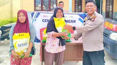 Sat Binmas Polres Rohil Salurkan 3 Ton Beras Murah Kepada Masyarakat 