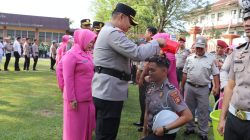 Penuh Sukacita, Personel Polres Muara Enim Rayakan Kenaikan Pangkat dengan Tradisi Guyur Air dan Semprotan AWC