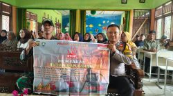 Bhabinkamtibmas Polres Muara Enim Hadiri Pembentukan Komite SMP Negeri 7, Sampaikan Pesan Kamtibmas dan Cegah Karhutla