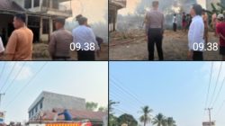 Polisi Bersama Masyarakat Peduli Api: Kebakaran Hutan dan Rumah di Karang Raja, Polres Muara Enim Turun ke Lokasi