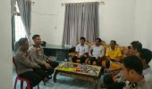 POLISI BERSAMA MASYARAKAT: Sambangi Kantor Desa Muara Meo, Polsek Tanjung Agung Ajak Warga Jaga Kamtibmas dan Cegah Karhutla